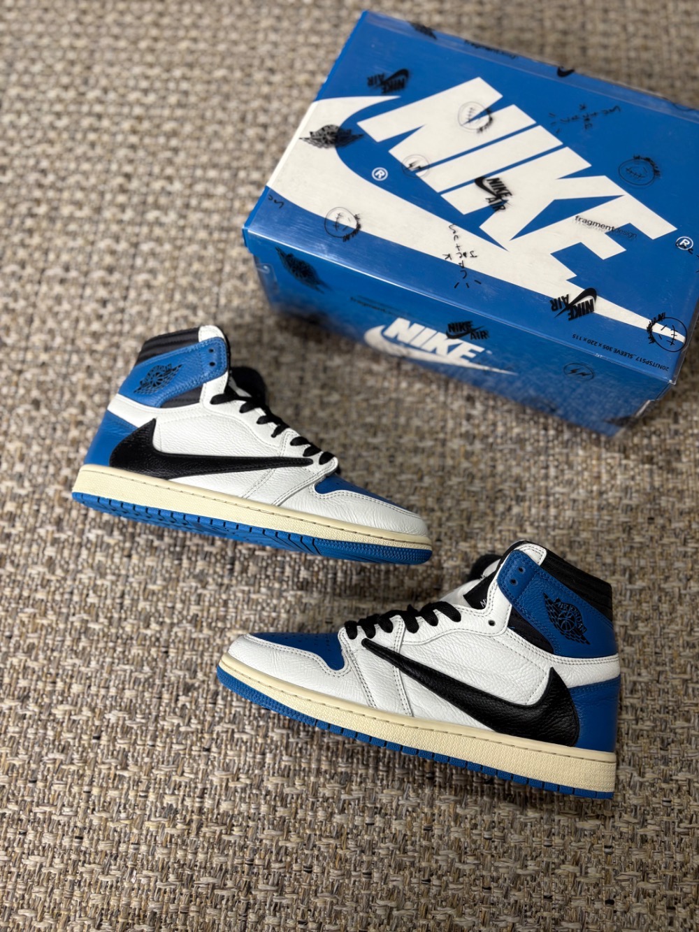 Fragment Design x Travis Scott x Air Jordan 1 Retro High — 39, Usado