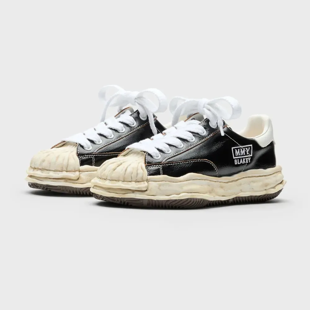 Maison Mihara Yasuhiro Blakey Low Top Black - Droper