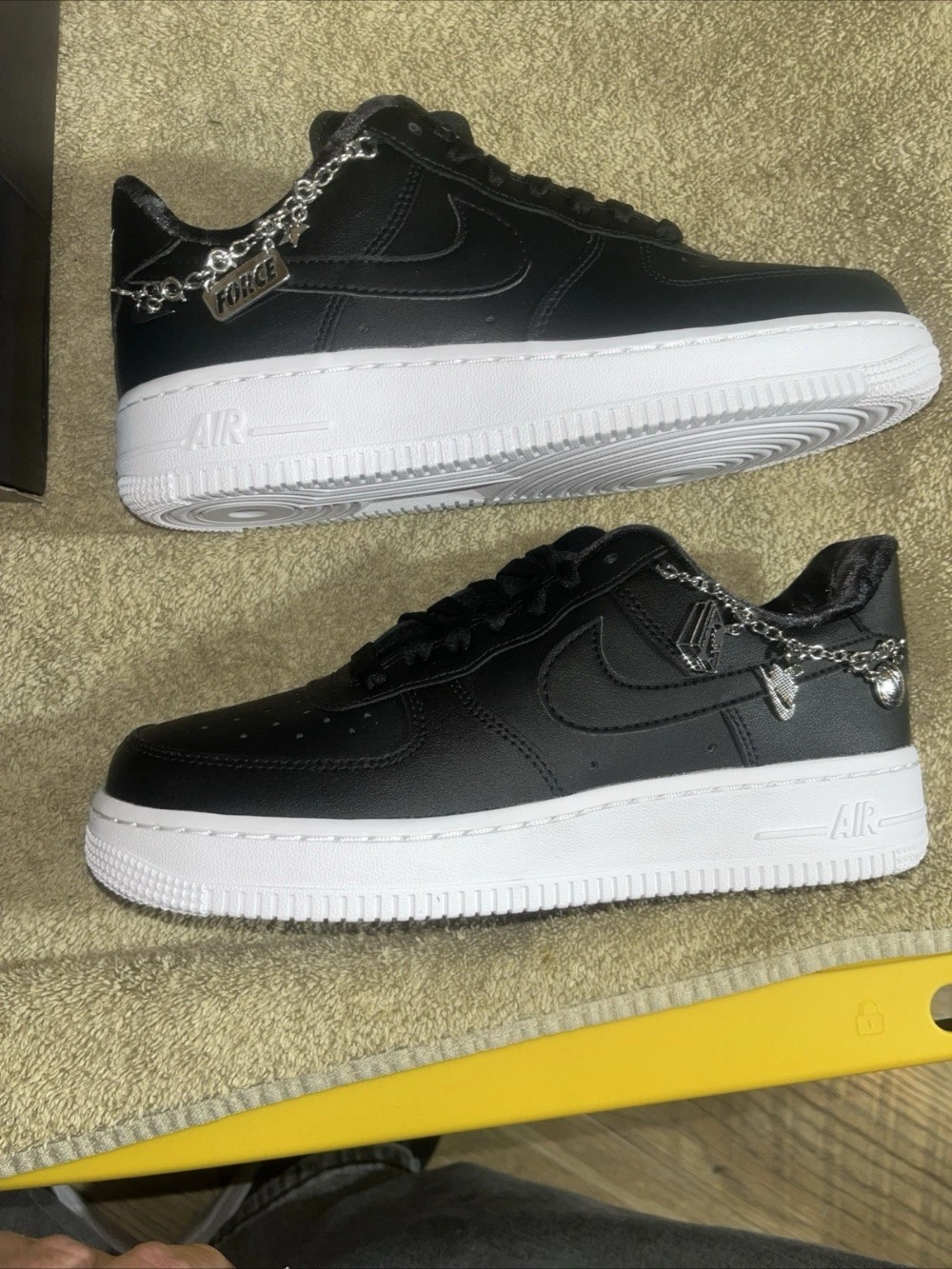 Nike Air Force 1 Black Pendant — 39.5, Novo