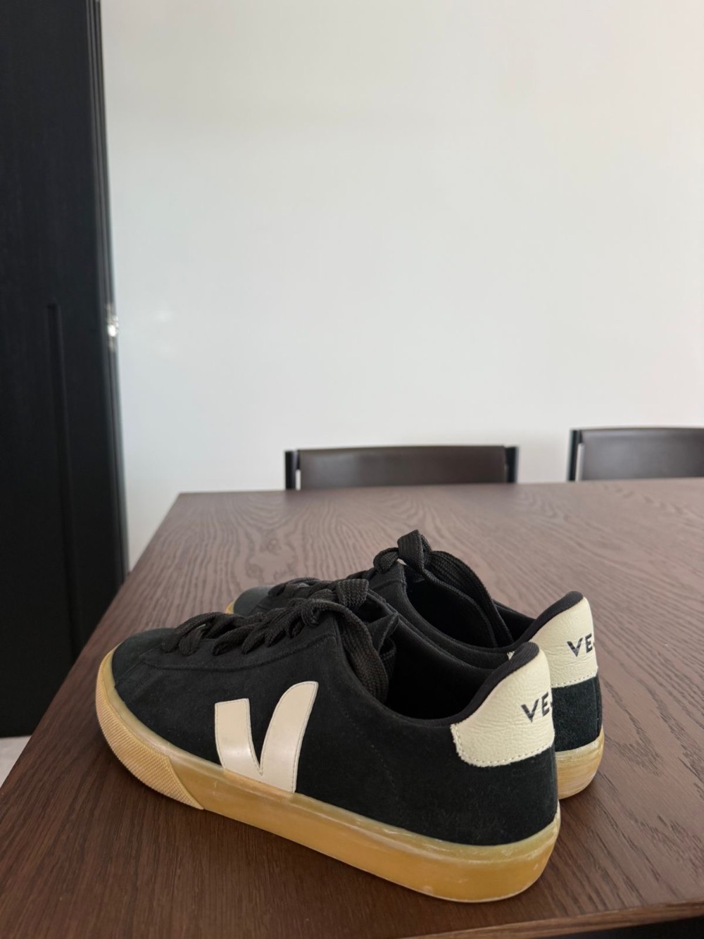 Veja Campo Bold Black White