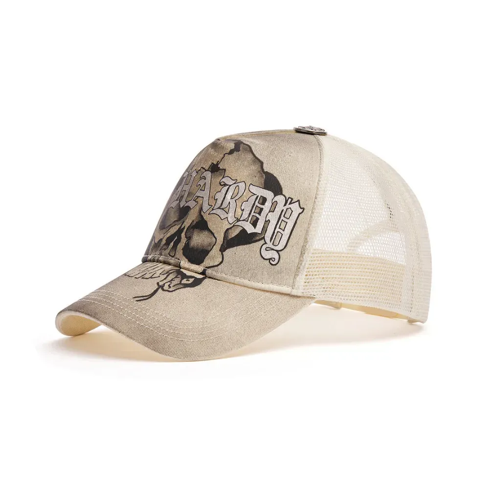 Boné Ed Hardy Gothic Skull Graphic 5 Panel Trucker Ecru - Droper