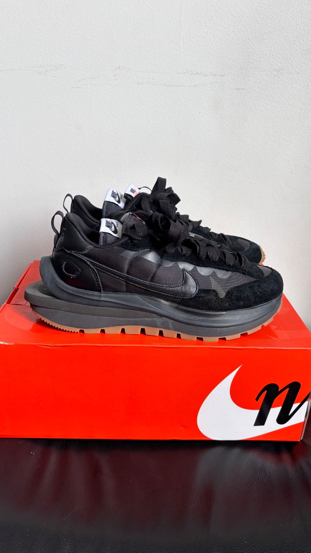 Sacai x Nike VaporWaffle Black and Gum — 39, Usado