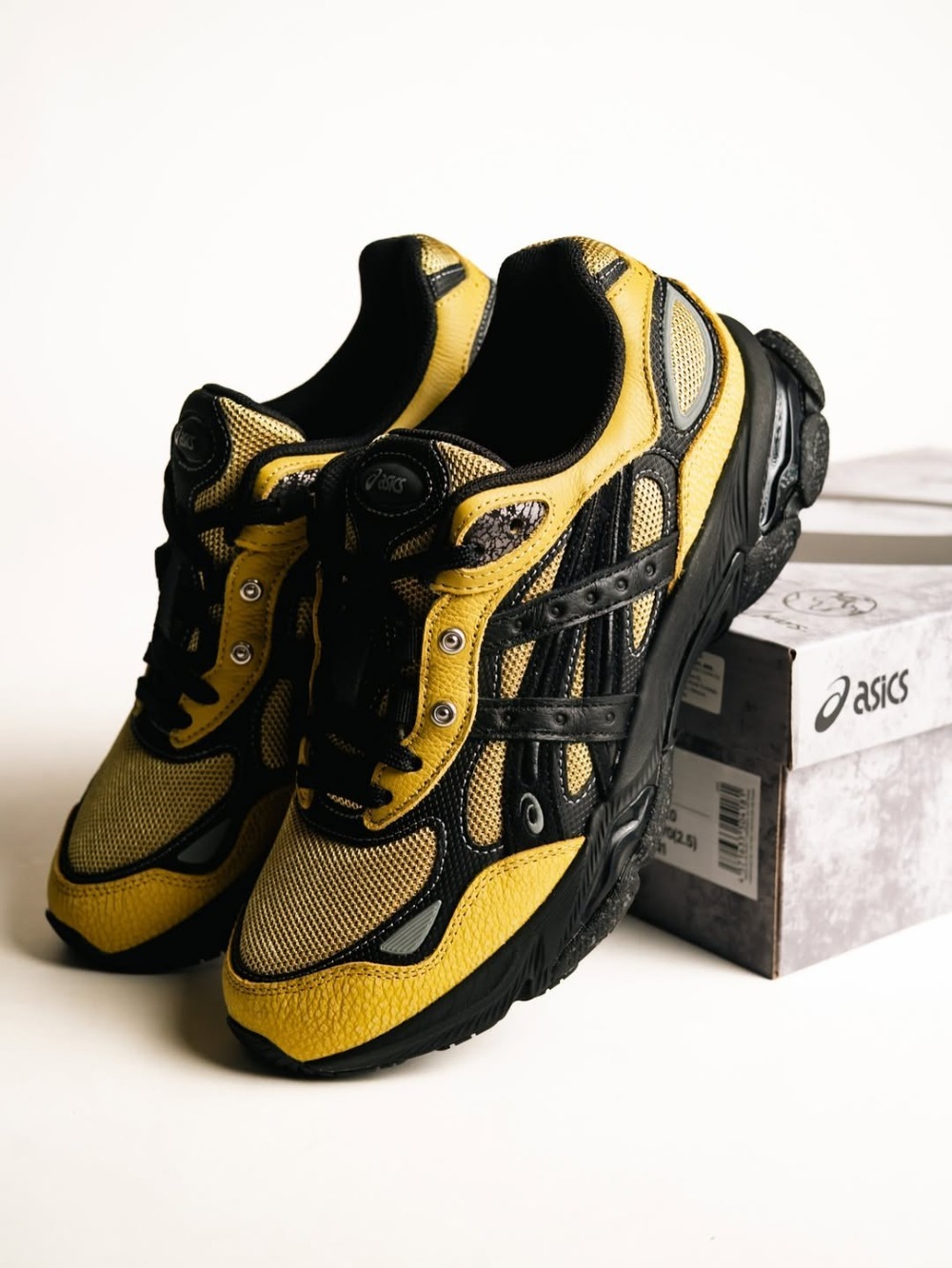 Hal Studios x Asics Gel-NYC 2.0 SSHS Architecture Of Everyday Life Sulphur — 39 / 40 / 41 / 42 / 43 / 44, Novo