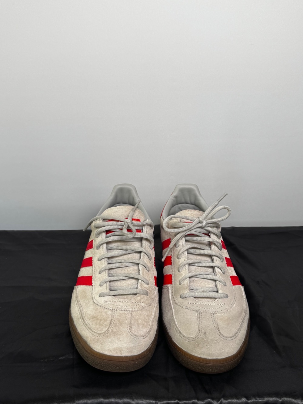adidas Handball Spezial Grey Two Hi-Res Red — 44, Usado