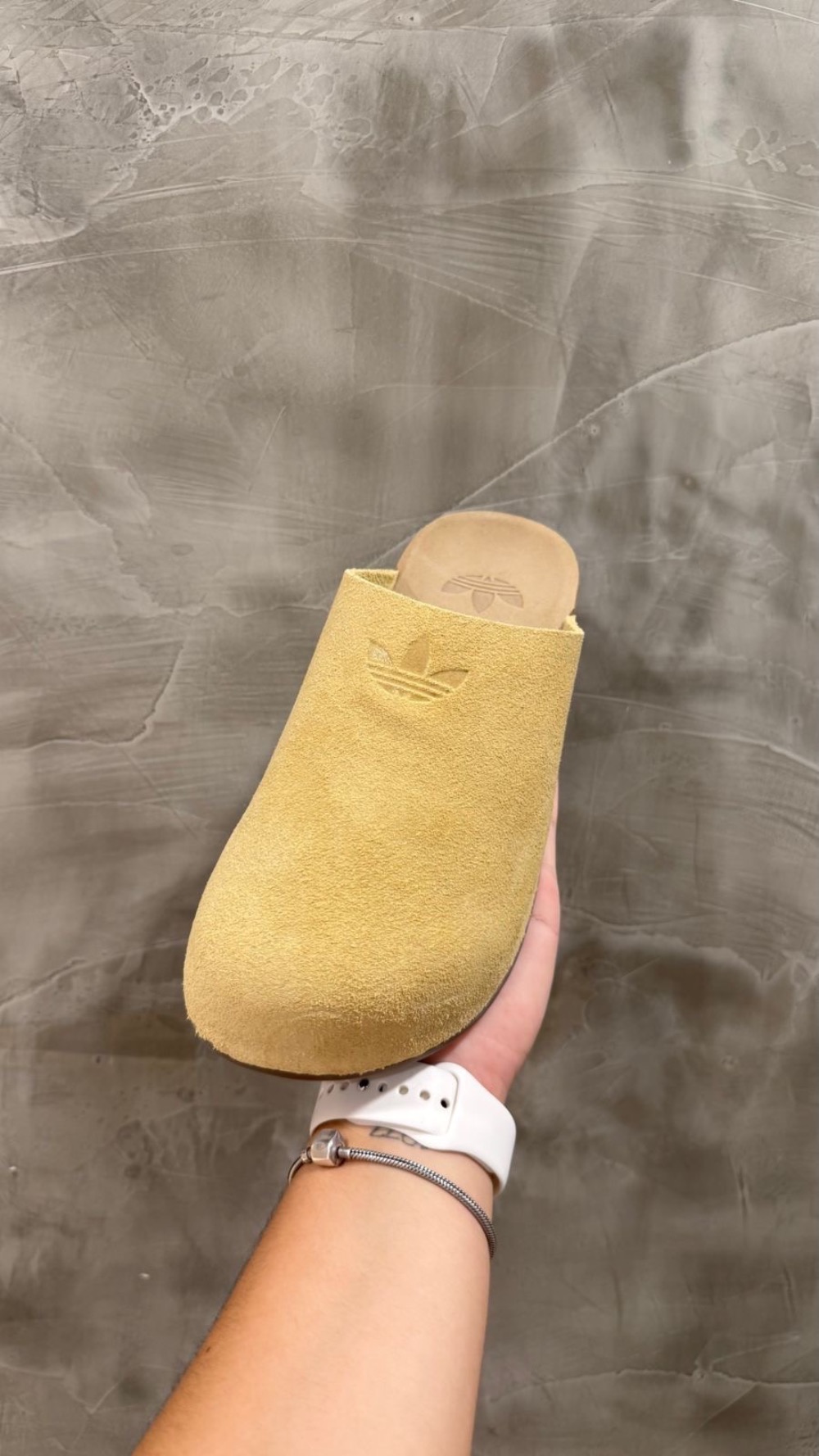 adidas Adimule Golden Beige Gum — 42 / 43, Novo