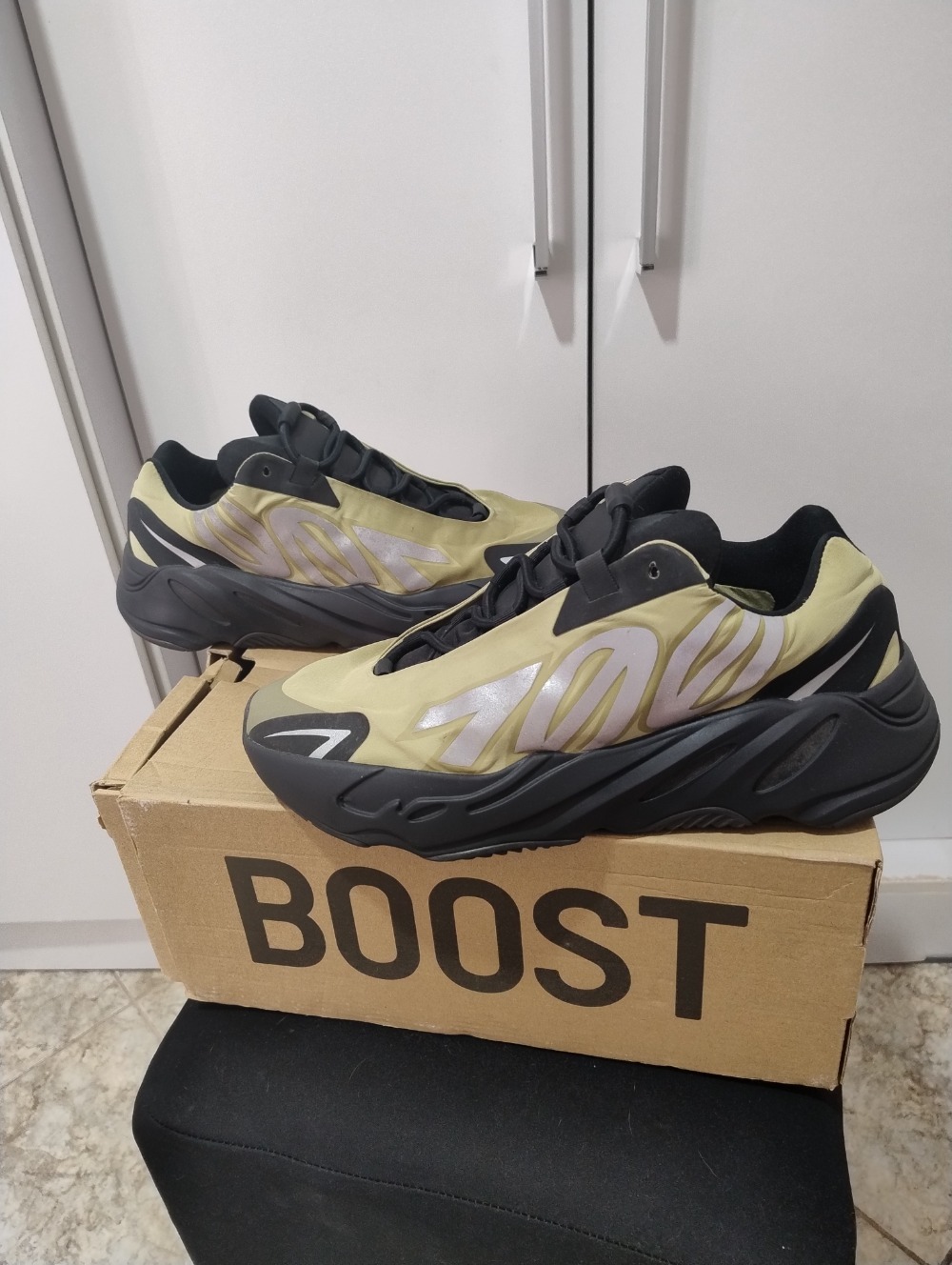 Yeezy 700 MNVN Resin
