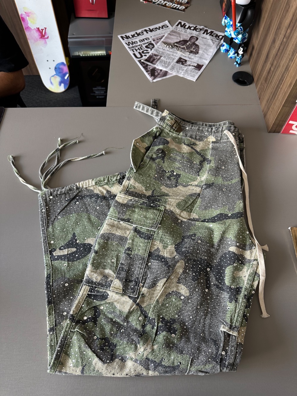 Calça Vale Lives Forever Crystal Camo Cargos Light Camo — 42, Novo