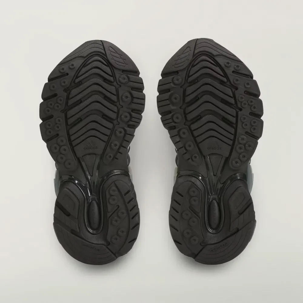 Imagem Pharrell Williams x adidas Adistar Jellyfish Triple Black