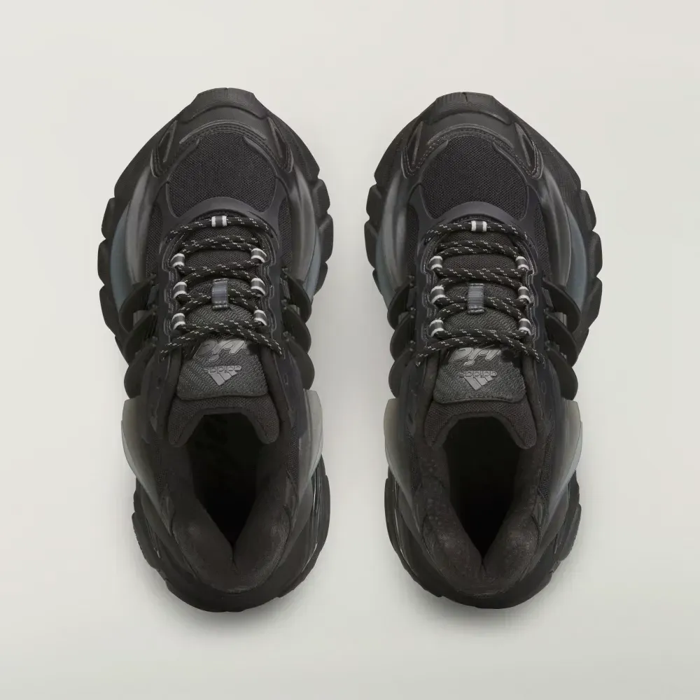 Imagem Pharrell Williams x adidas Adistar Jellyfish Triple Black