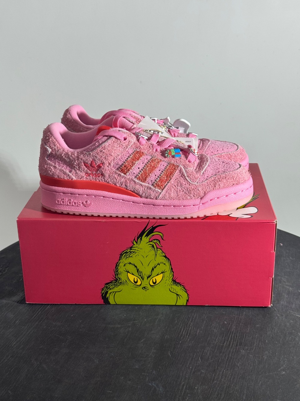 The Grinch x adidas Forum Low CL Bliss Pink — 34, Novo
