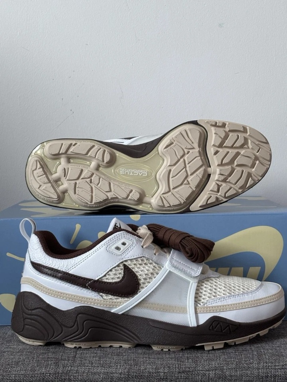 Travis Scott x Nike Zoom Field Jaxx Chocolate