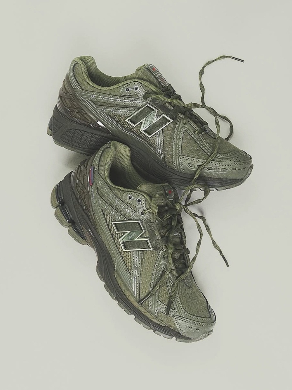 New Balance 1906R Primaloft Dark Olivine Silver Metallic — 43, Novo