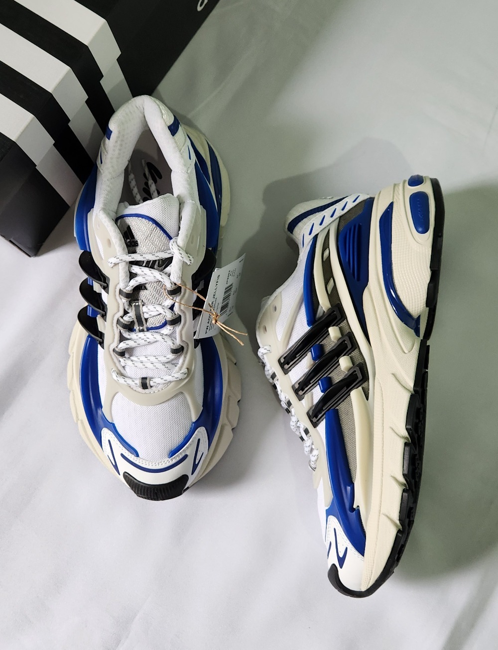 Pharrell Williams x adidas Adistar Jellyfish Focus Olive Core Black Royal — 42, Novo