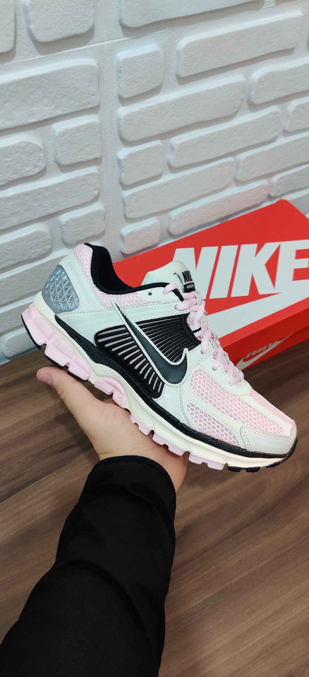 Nike Zoom Vomero 5 Pink Foam Phantom Metallic Platinum Black