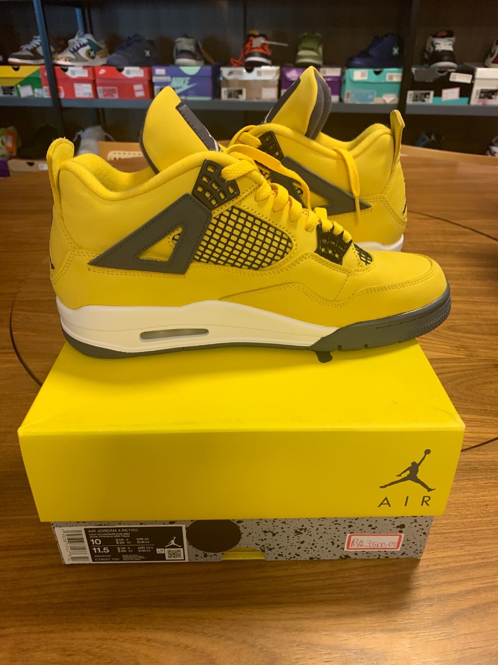 Air Jordan 4 Lightning — 42, Novo