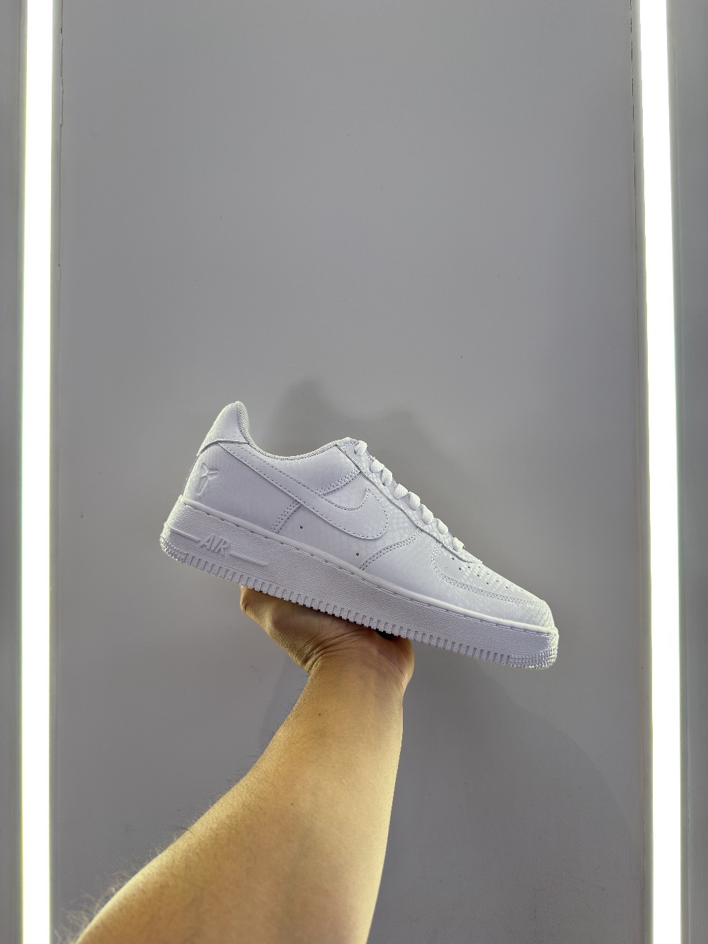 Kobe x Nike Air Force 1 Low White — 41, Novo