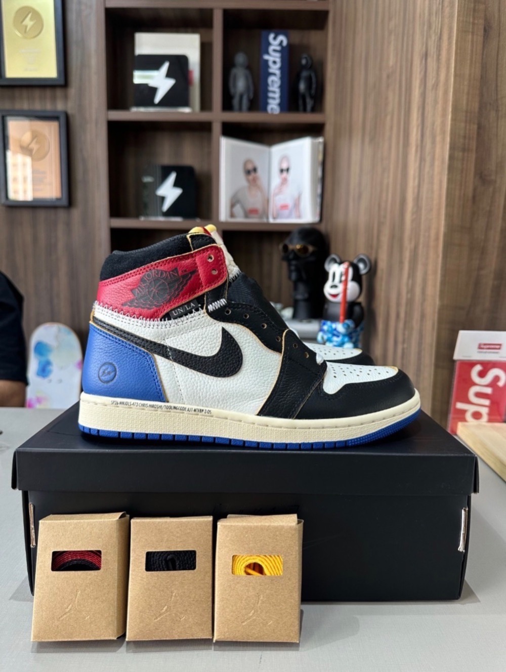 Union LA x Fragment x Air Jordan 1 Retro High OG SP Varsity Red Sport Royal — 47, Novo