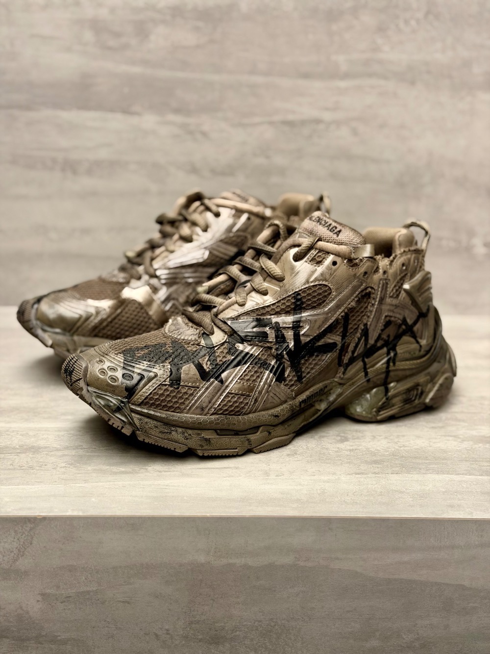 Balenciaga Graffiti Runner Mesh Brown — 43, Usado