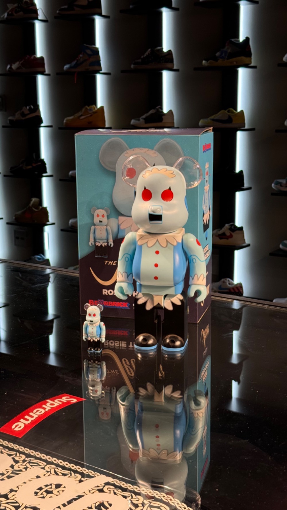 Bearbrick Medicom Toy Rosie The Robot 100%+400% Light Blue — Único, Novo