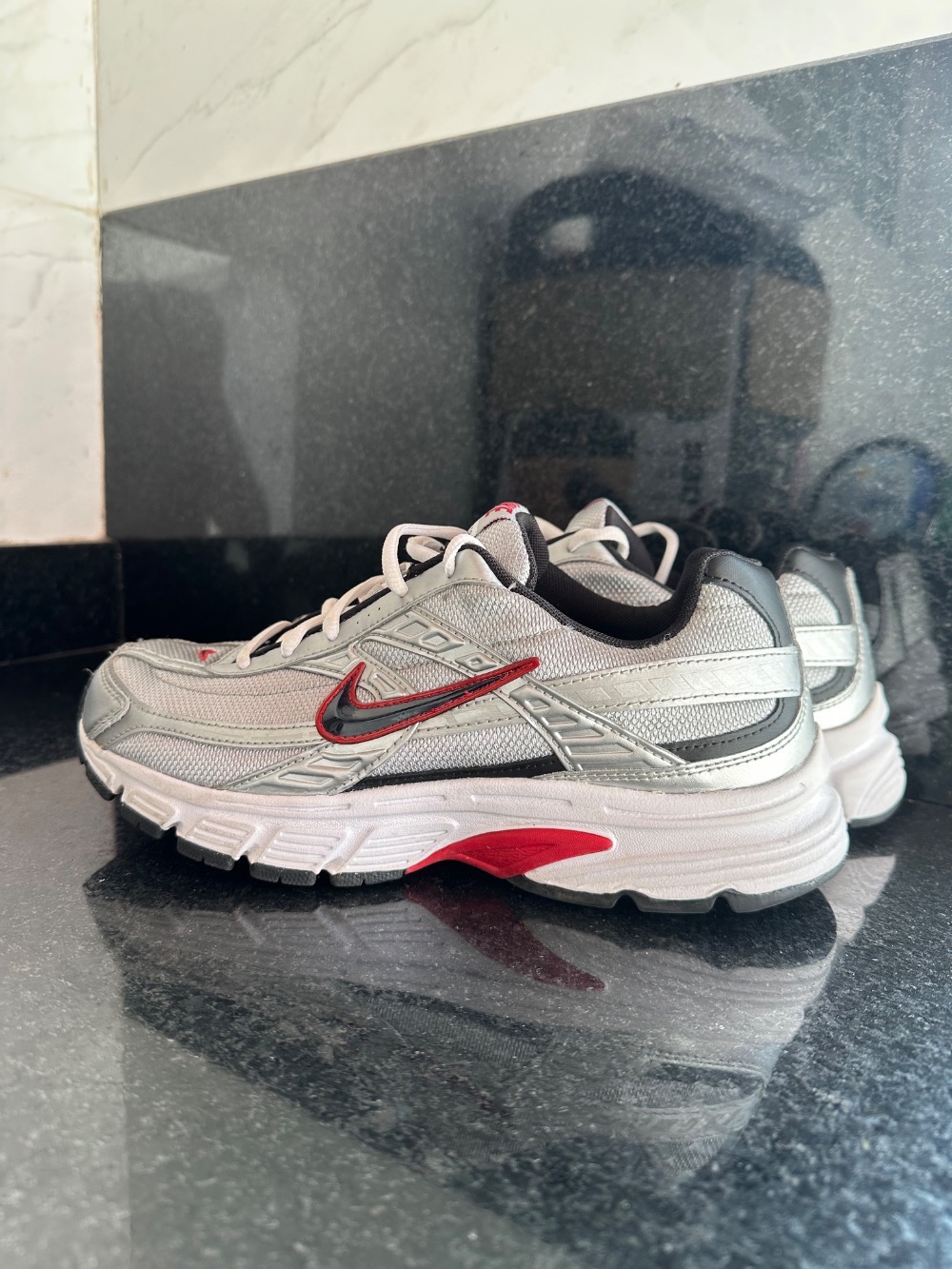 Nike Initiator Metallic Silver Black