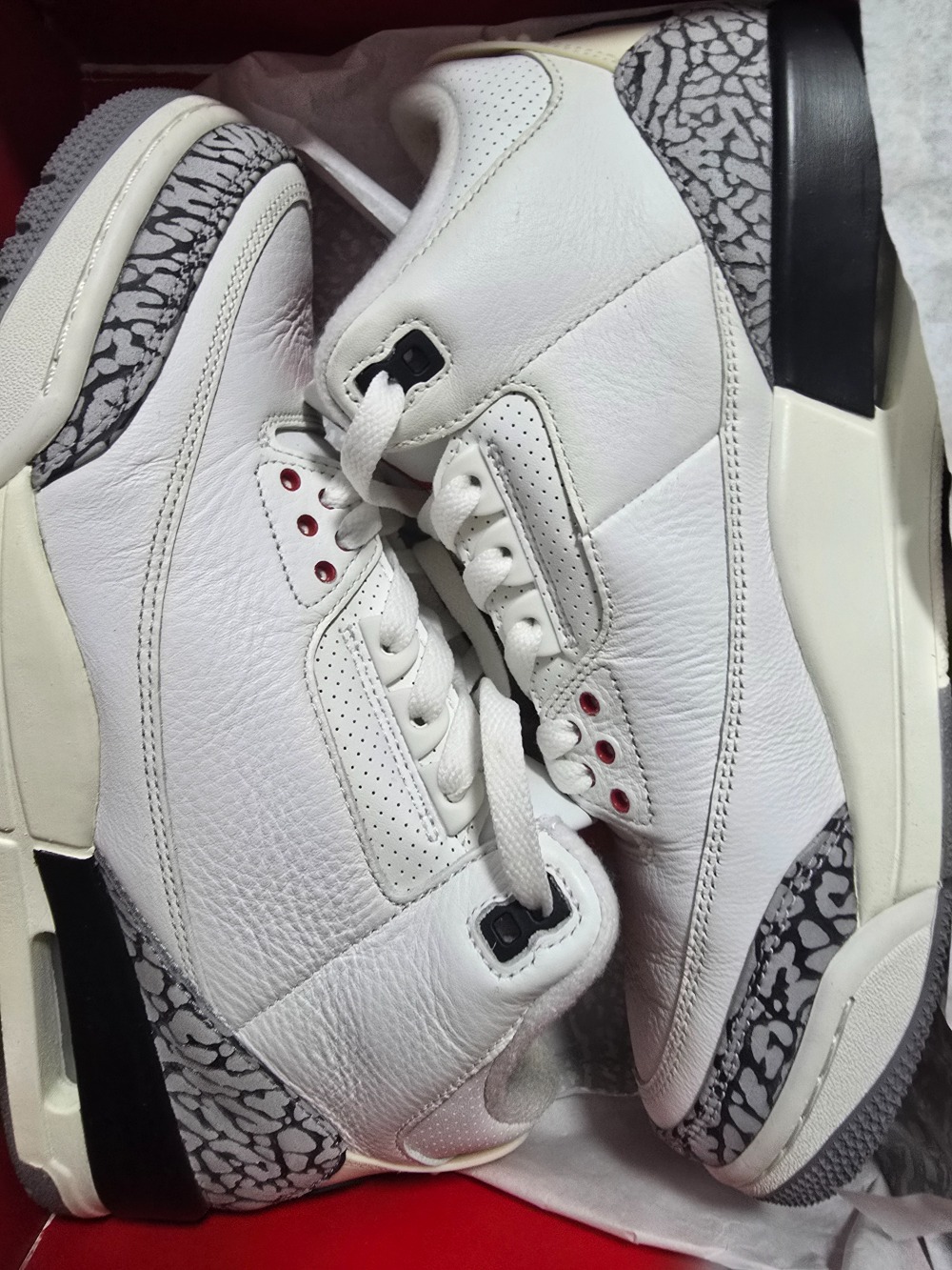Air Jordan 3 White Cement Reimagined — 41, Usado