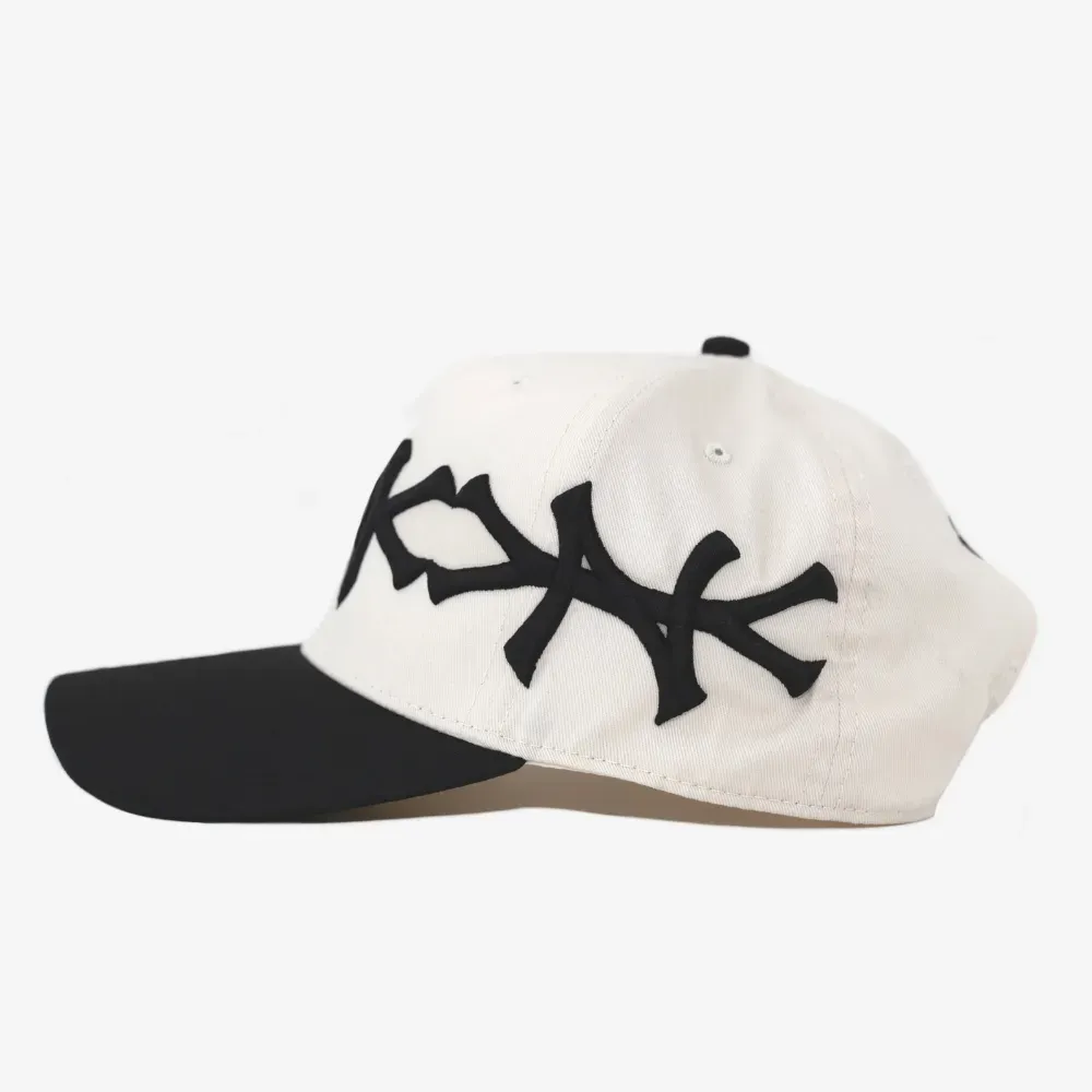 Imagem Boné oMA Studios NY Crown Curved Brim Cream Black