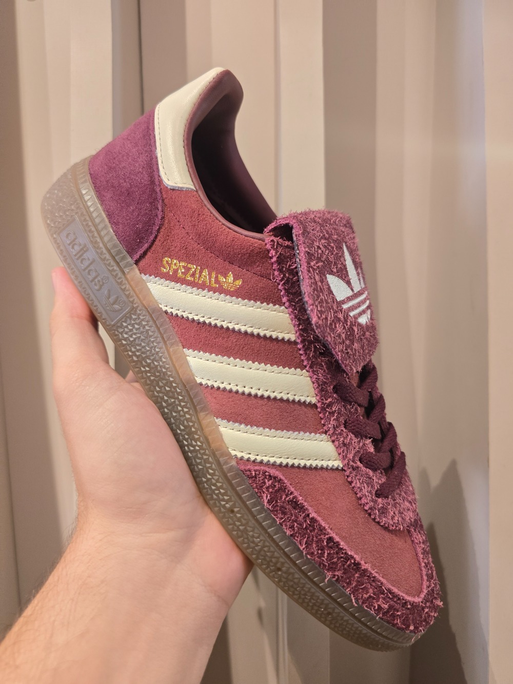 adidas Handball Spezial LT Shadow Red Off White Gum — 34 / 36 / 37 / 38 / 39, Novo