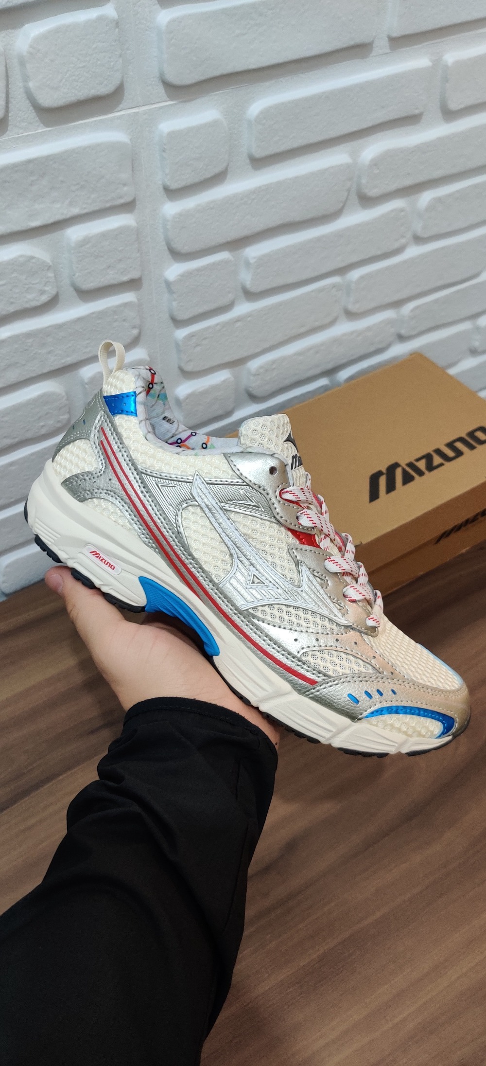 Mizuno MXR Osaka Pack Pristine High Risk Red Blue Pace