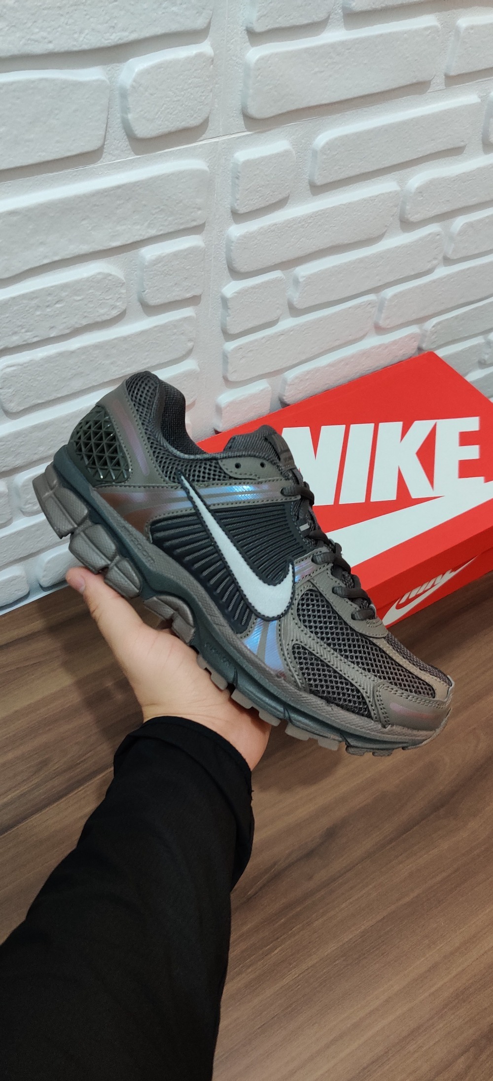 Nike Zoom Vomero 5 Cave Stone