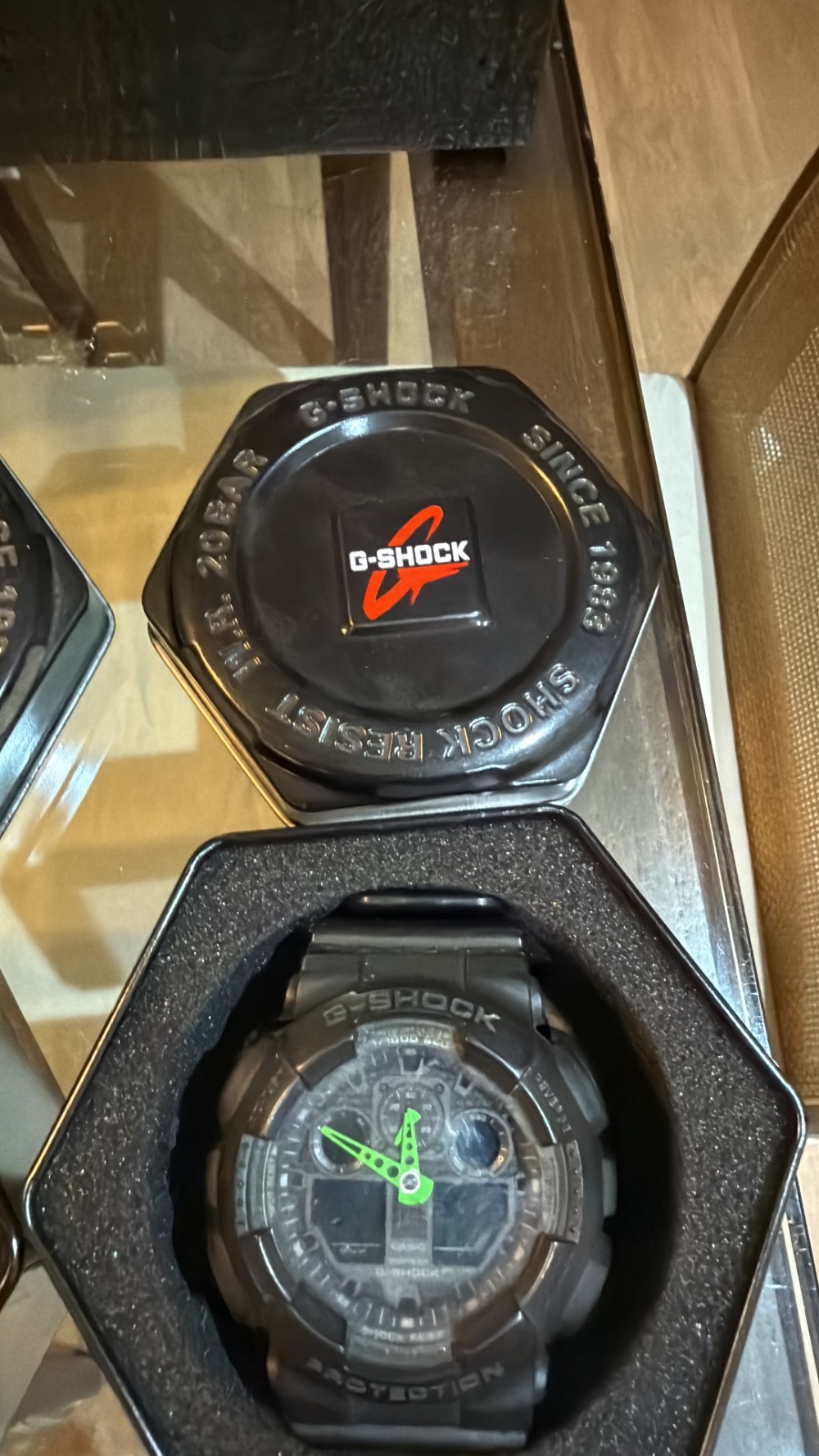Casio G Shock Preto ponteiro verde