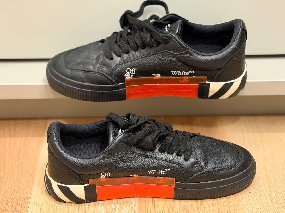 Off-White Vulcanized Low Black