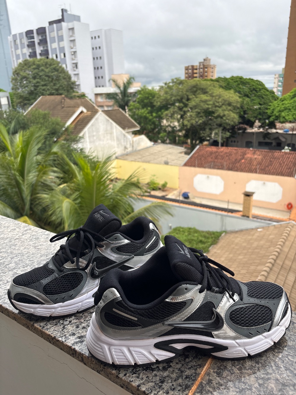 Nike V5 RNR Black Anthracite Smoke Grey