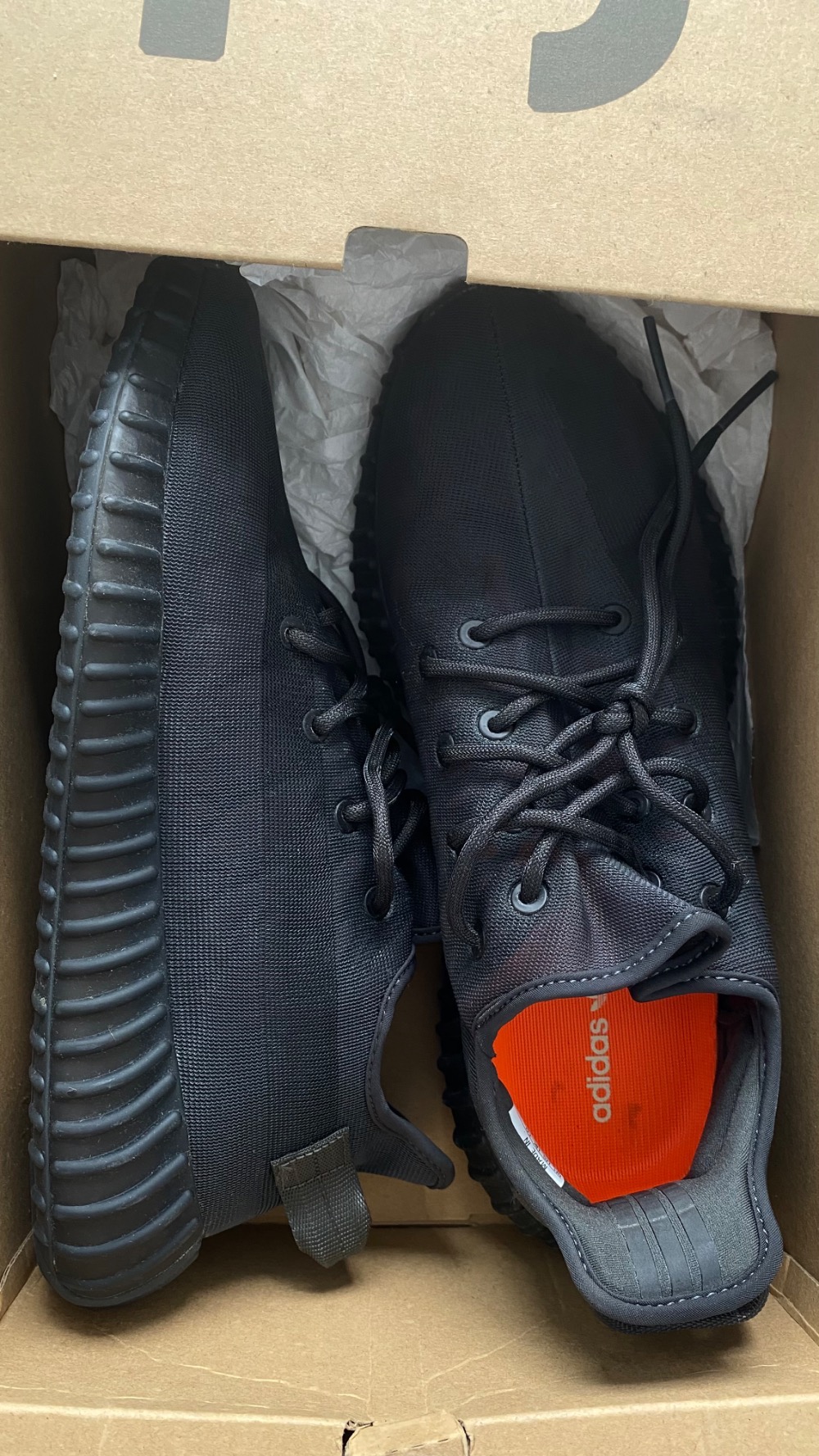 Yeezy Boost 350 V2 Mono Cinder — 42 / 42.5 / 43 / 43.5, Novo