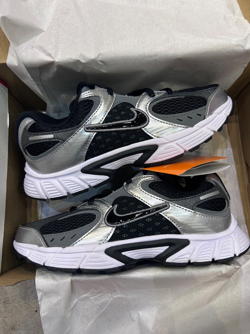 Nike V5 RNR Black Anthracite Smoke Grey