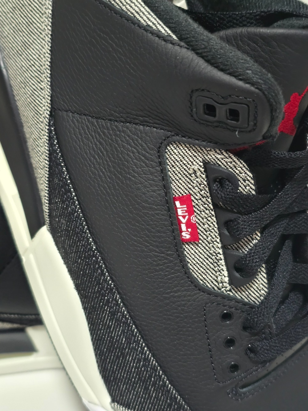 Levi's x Air Jordan 3 Black White — 43, Novo