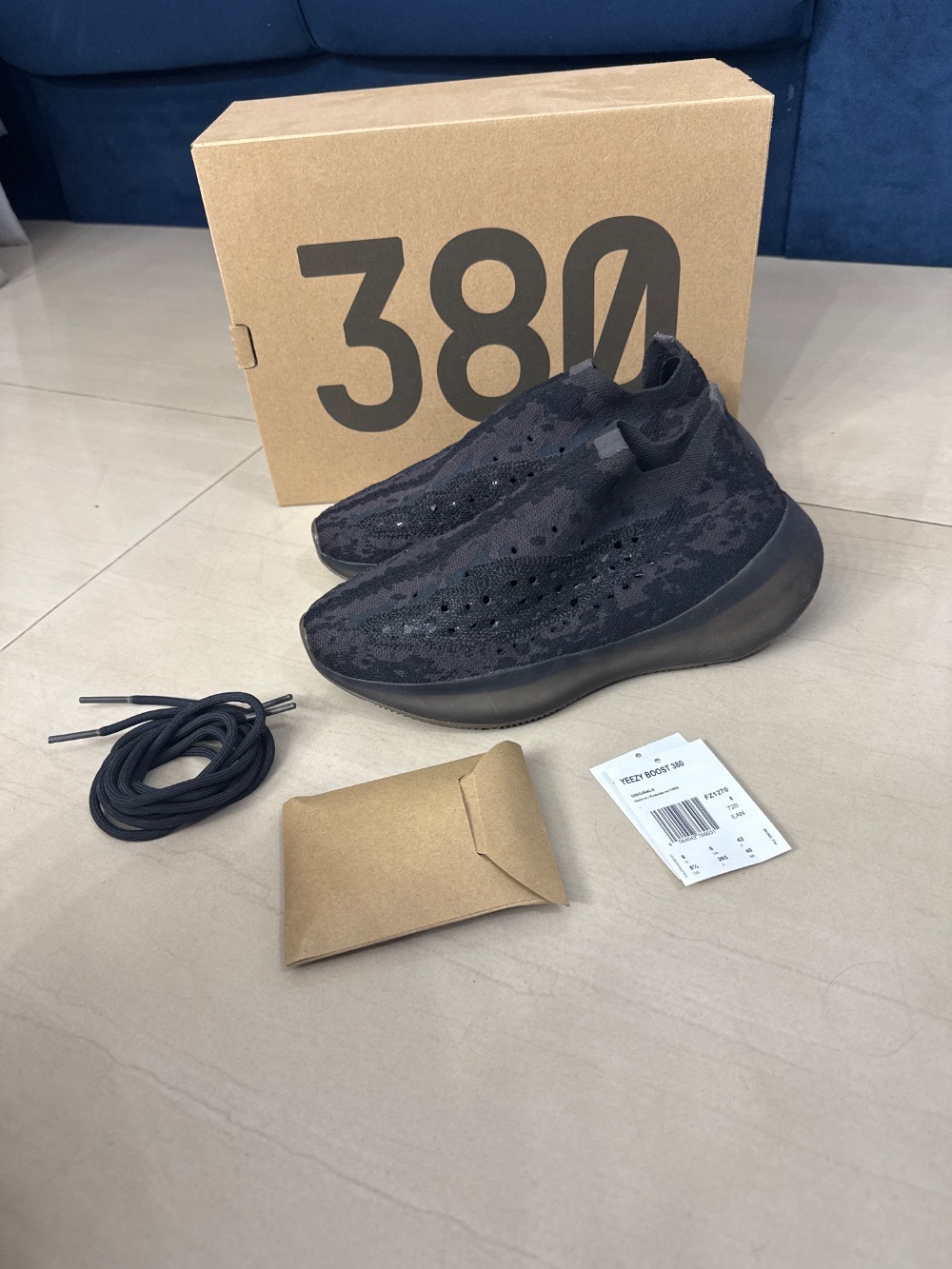 Yeezy Boost 380 Onyx Refletivo