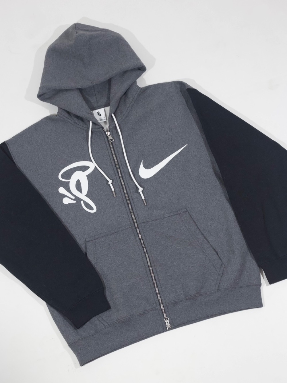 Syna World x Nike Jaqueta Solo Swoosh Fleece Full-Zip Grey — M, Novo