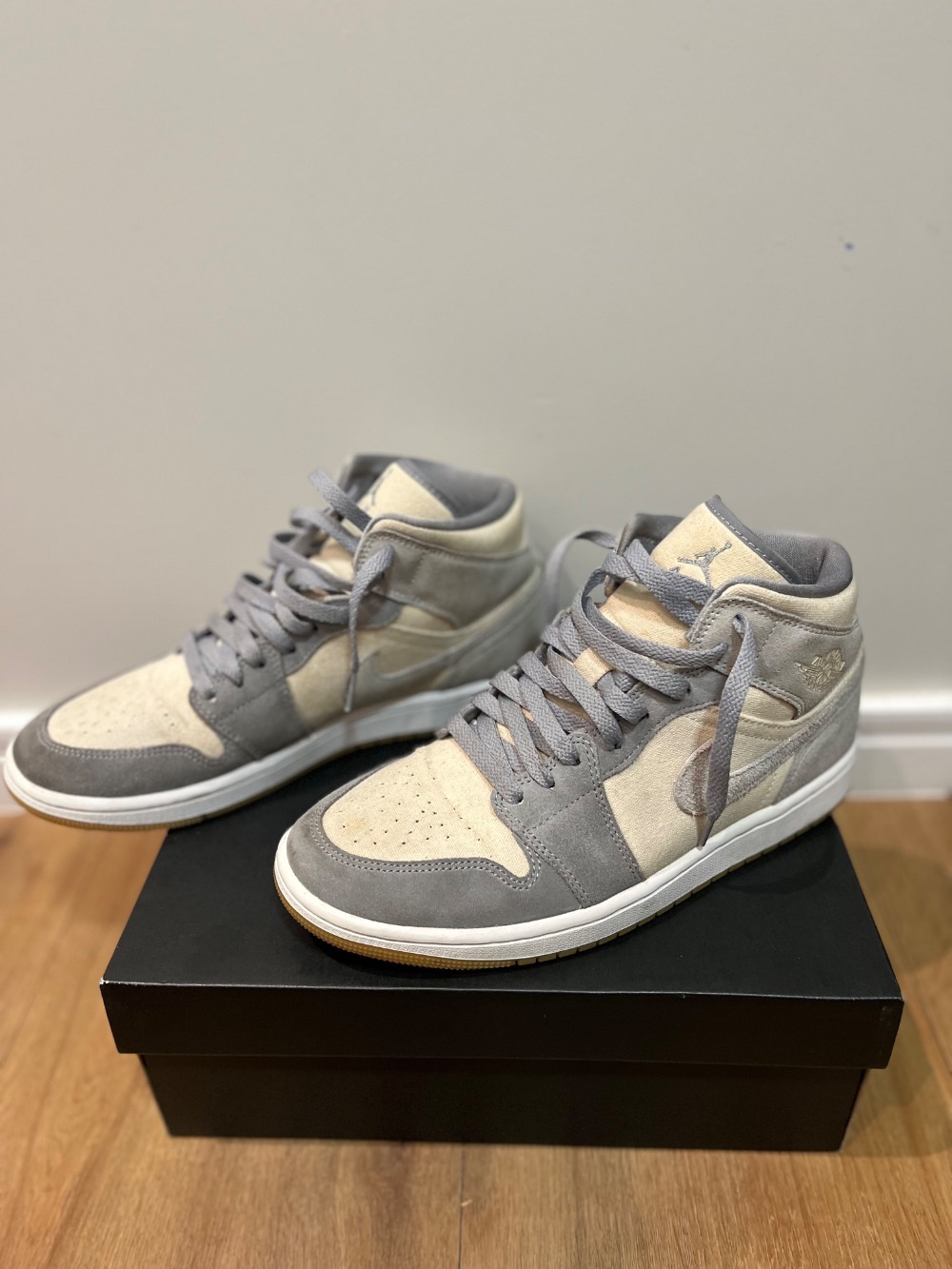 Air Jordan 1 Mid SE Grey — 40, Usado