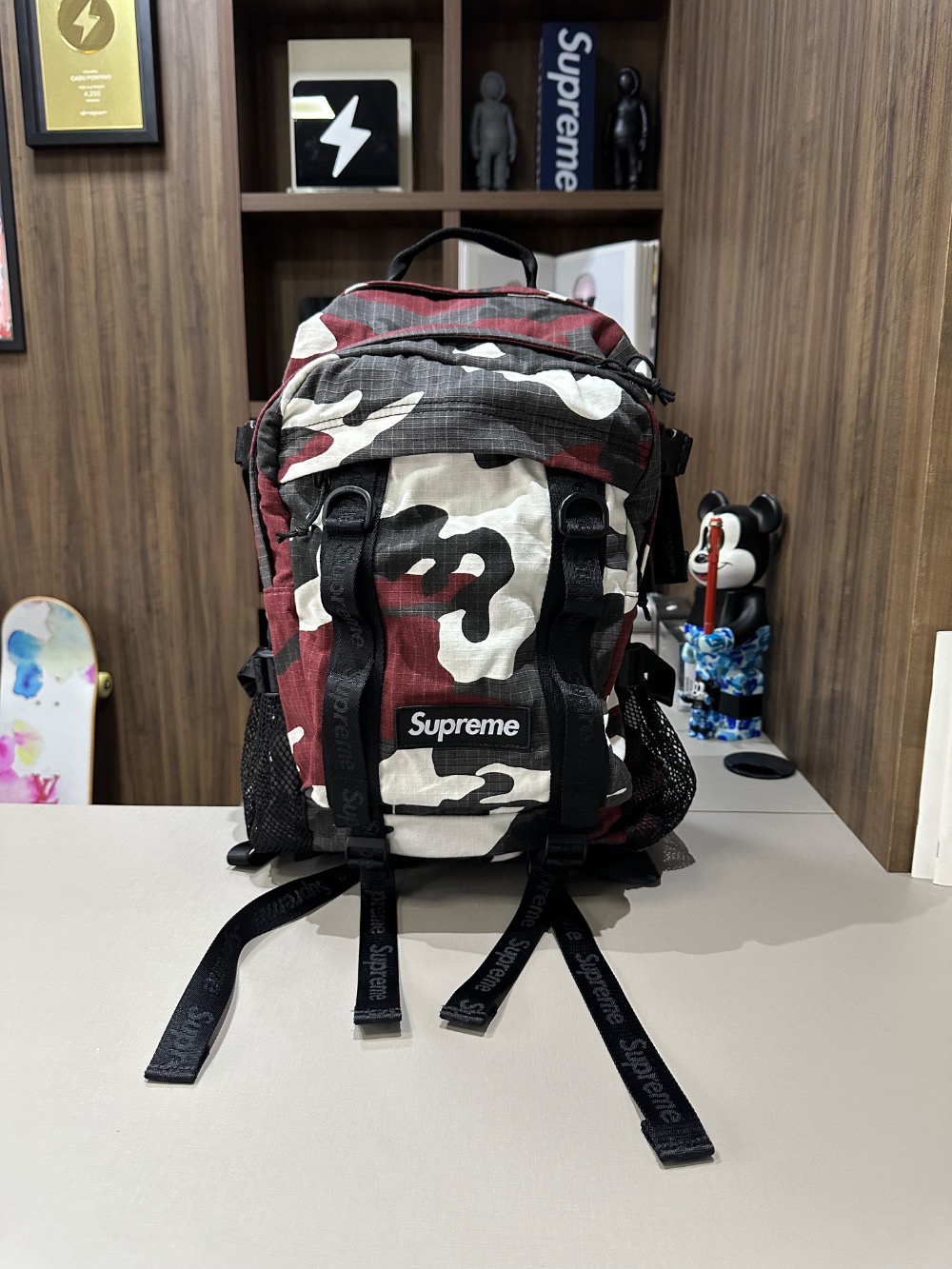 Mochila Supreme Red Camo SS26-W1 — Único, Novo