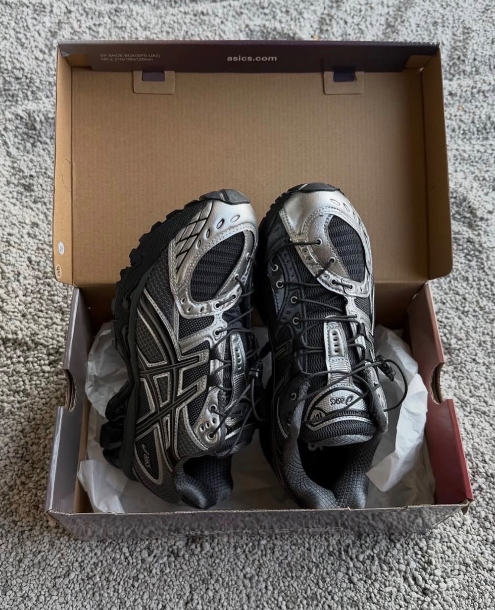 Unaffected x Asics Gel-Nimbus 10.1 Silver Black — 42, Novo