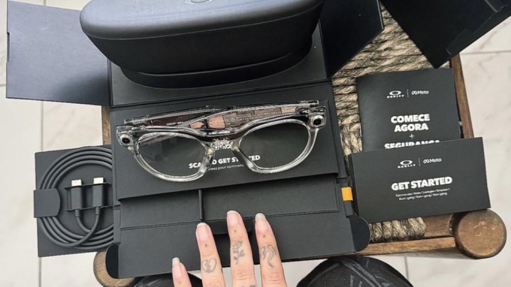 Meta x Oakley HSTN Clear to Grey Transitions