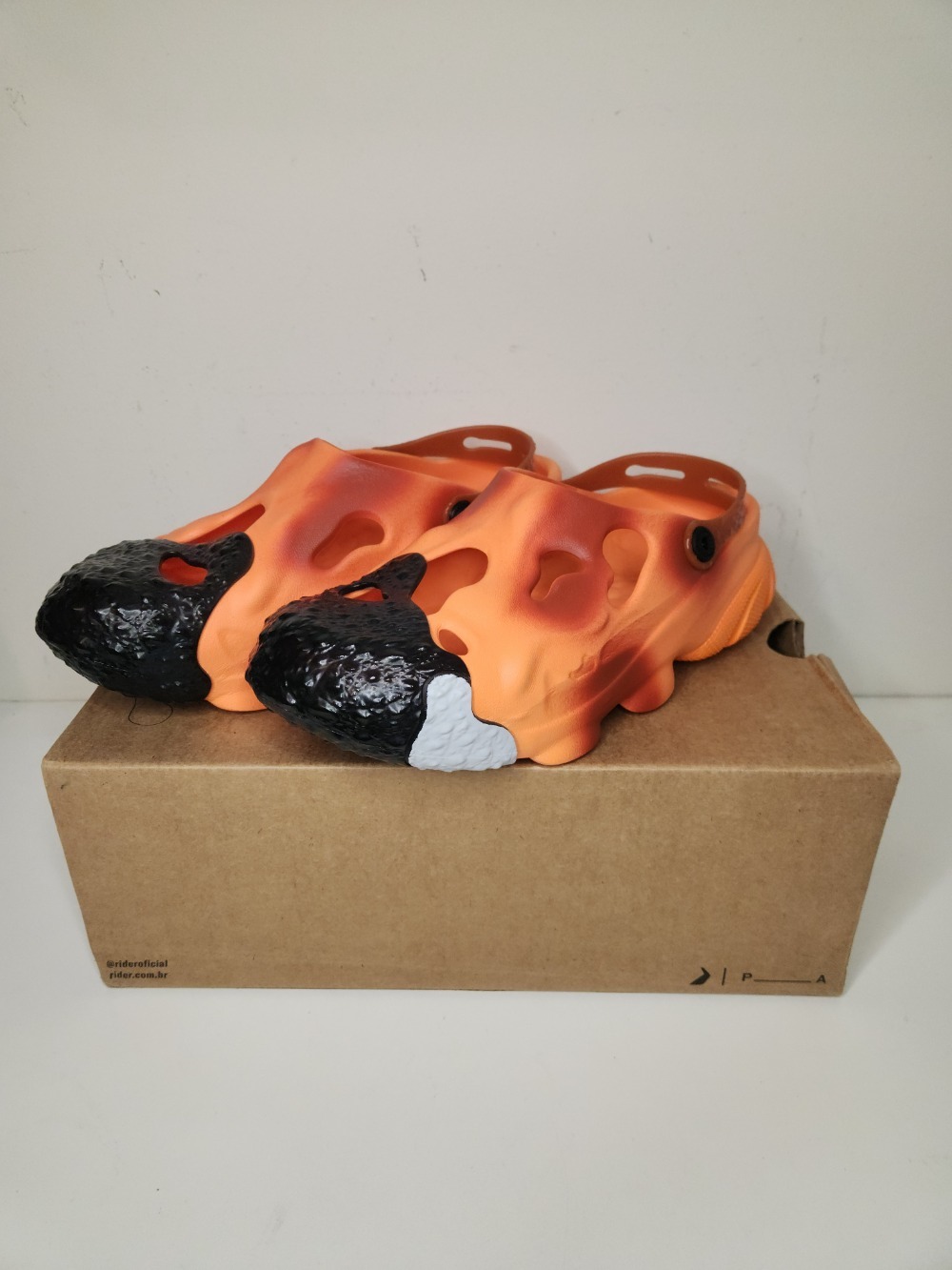 P_Andrade x Rider Chinelo FrogR Plant Based Orange