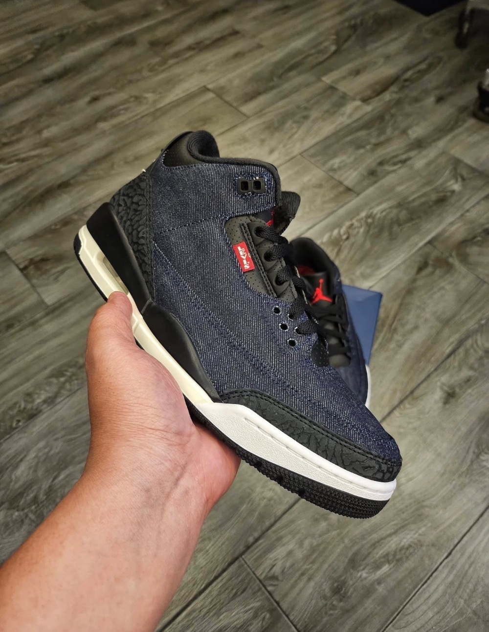 Levi's x Air Jordan 3 Indigo Gym Red — 40, Novo
