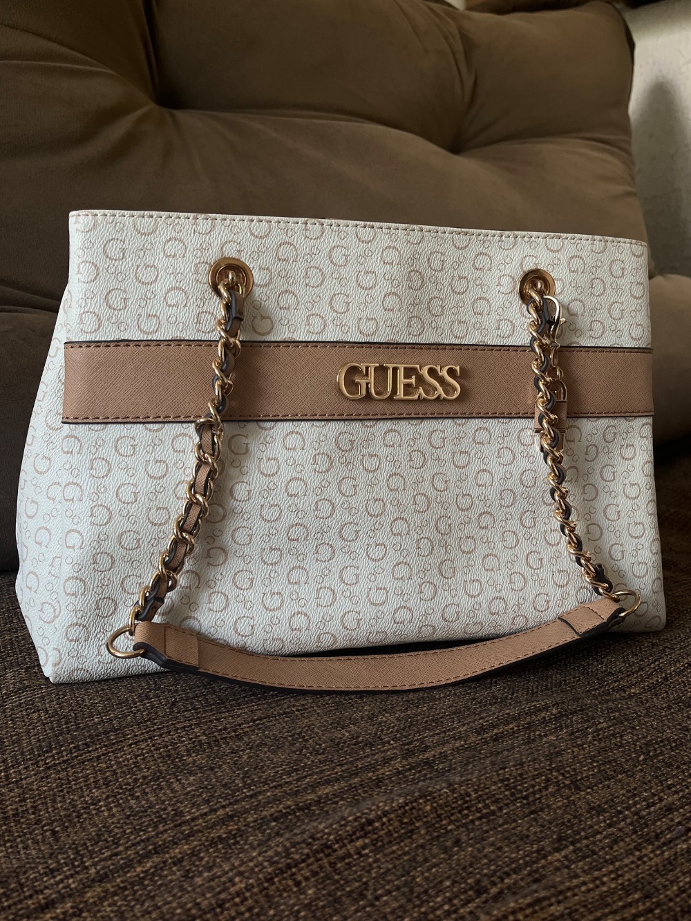 Bolsa monograma branca Guess Vintage