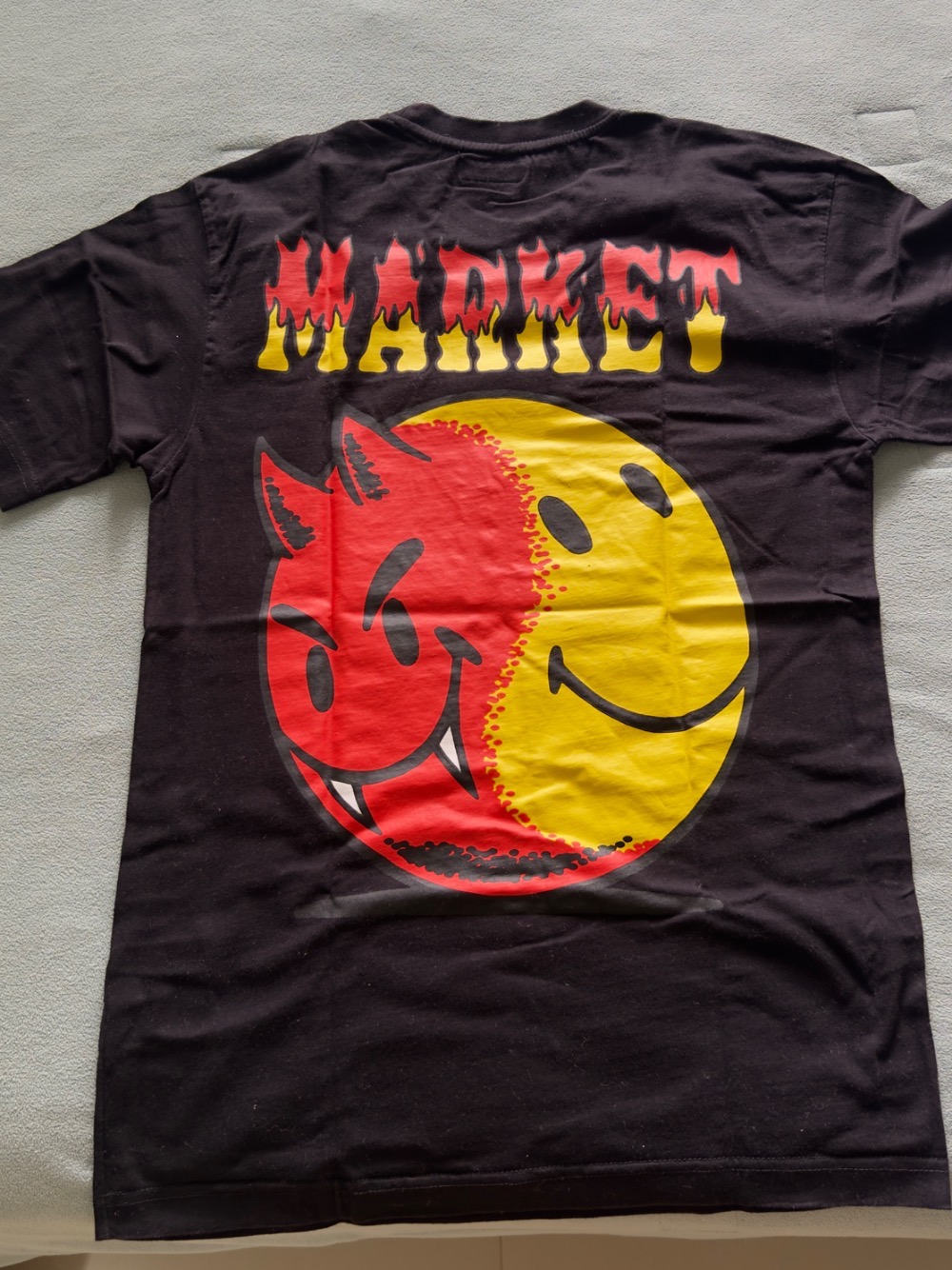 Camiseta Market smile & devil