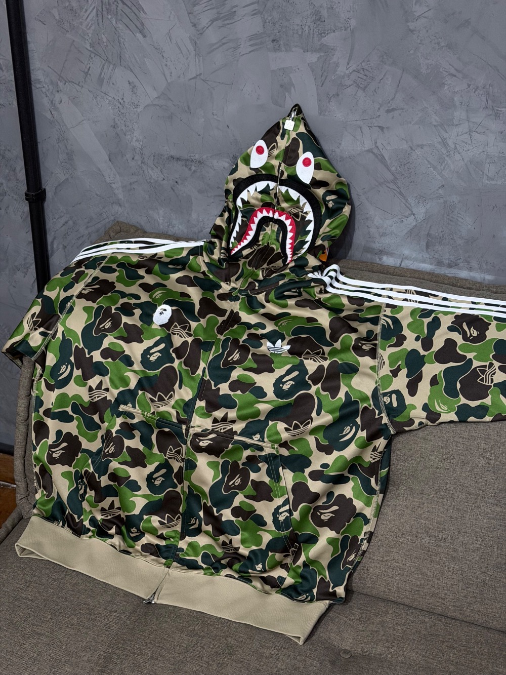 BAPE x adidas Jaqueta Shark Track Hoodie Crew Green — G, Novo