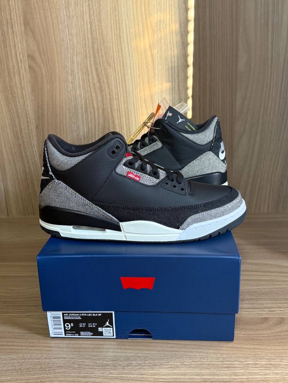 Levi's x Air Jordan 3 Black White — 41, Novo