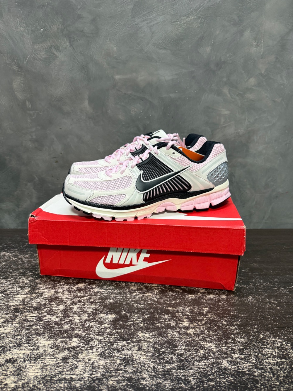 Nike Zoom Vomero 5 Pink Foam Phantom Metallic Platinum Black
