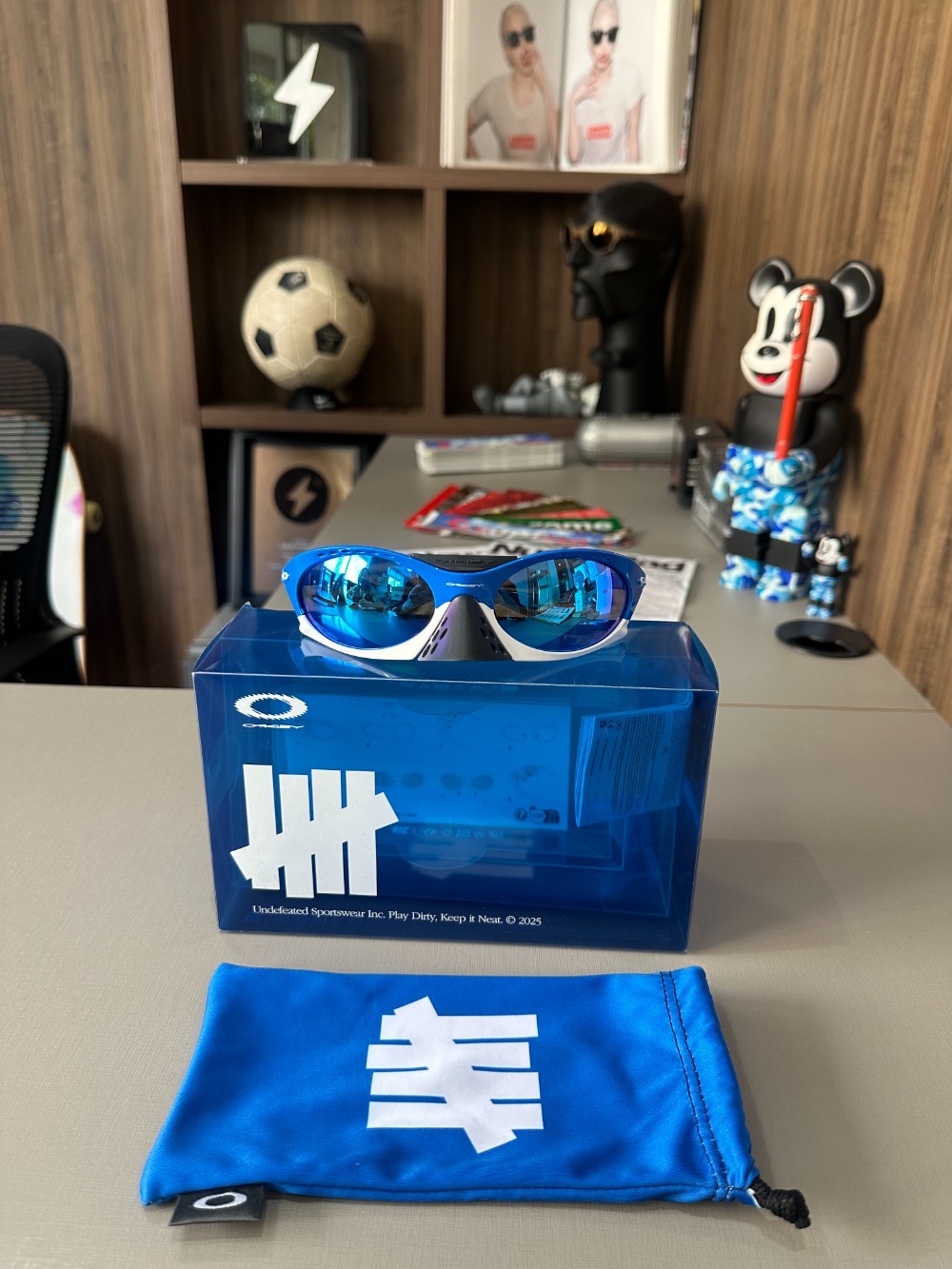 Undefeated x Oakley Óculos Plantaris Primary Blue