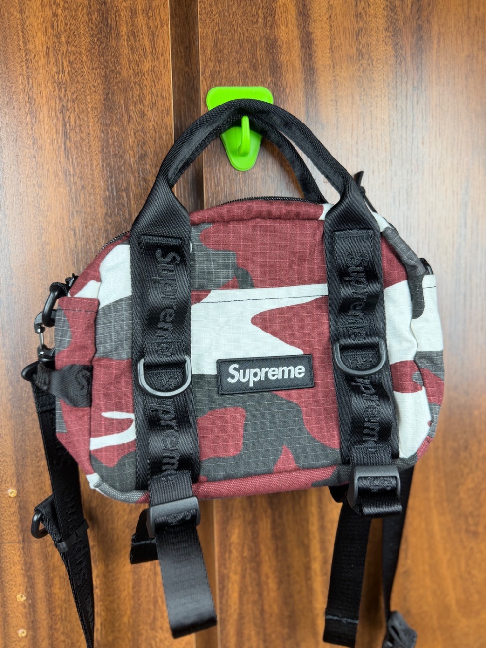Bolsa Supreme Mini Duffle Bag Red Camo SS26-W1 — único, Novo